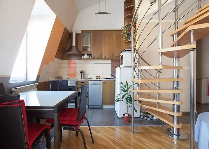 Apartment Loft On Of Bohemian Quarter *